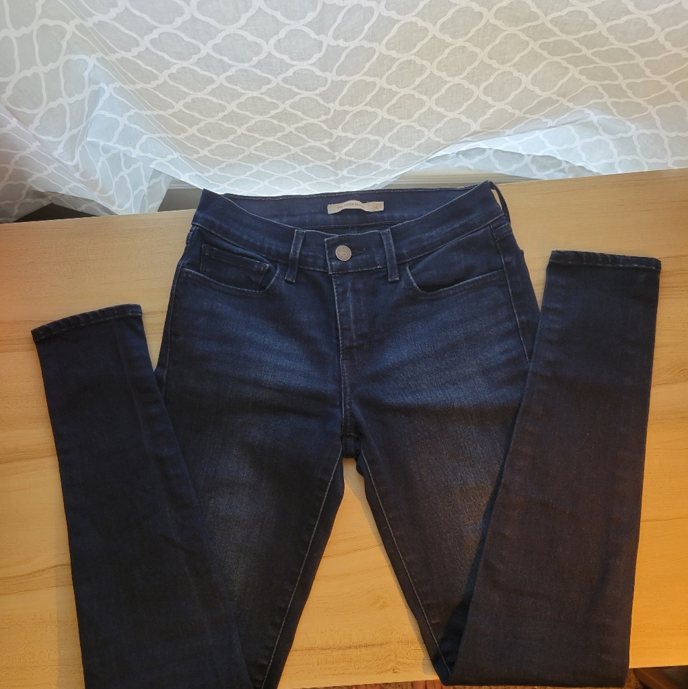 Size 27 Levi's super skinny jeans